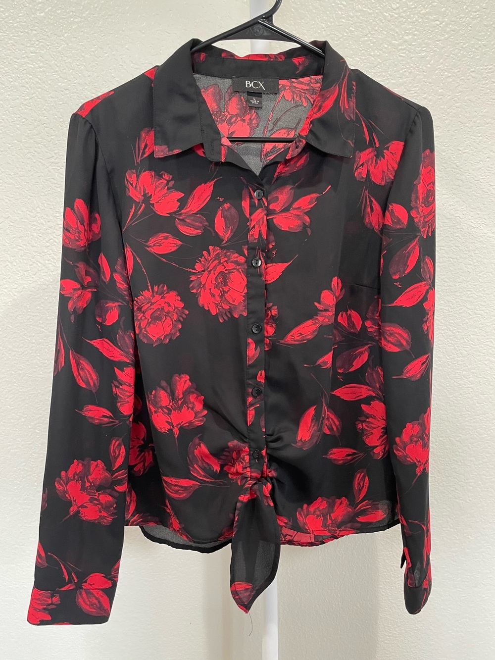 BCX Womenʻs Long Sleeve Red | Black Floral Button Down Tie Front Blouse Large